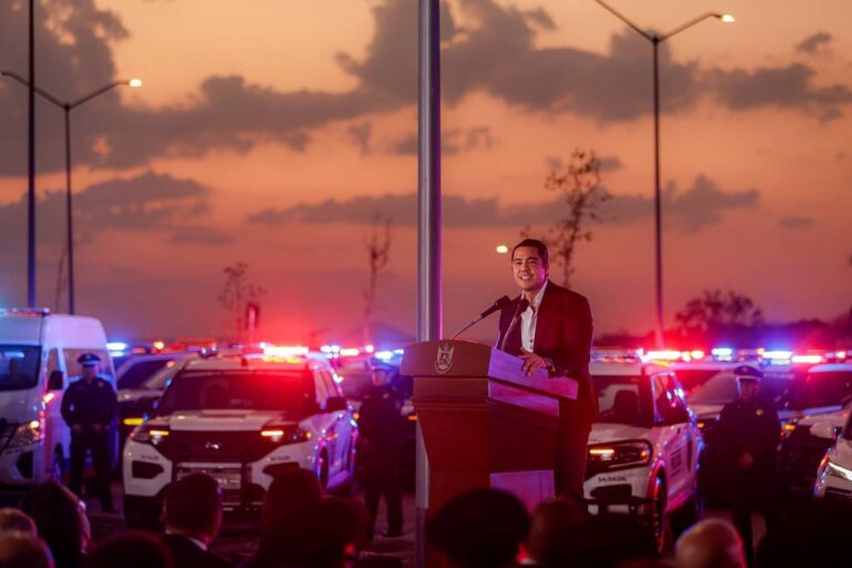 Entrega Felifer Macías 223 unidades nuevas para seguridad en Querétaro
