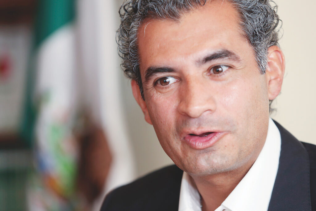 Enrique Ochoa Reza reclama al TEPJF falta de justicia