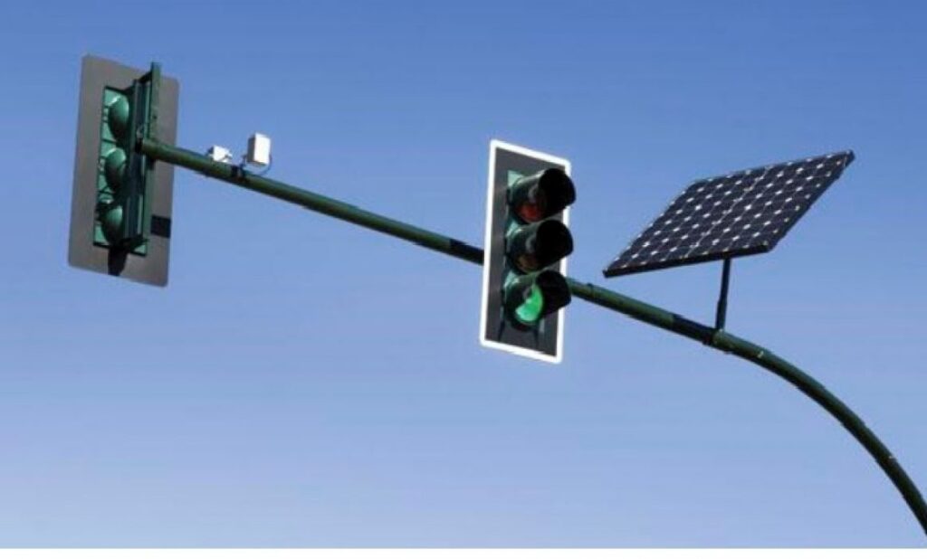 Semáforos fuera de servicio por falla eléctrica en Querétaro