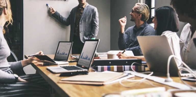 Alfredo Gadsden impulsa liderazgo con estrategias DEIII