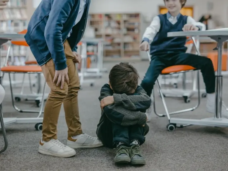 Seguritech y FEM trabajan para prevenir el bullying escolar