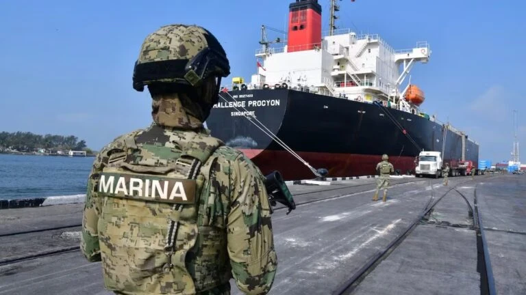 Embajada de EUA explica el ciclo del huachicol fiscal