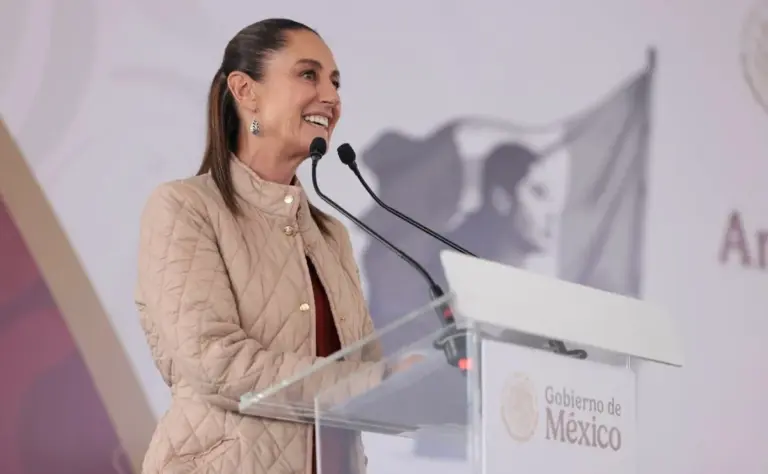 Sheinbaum exige austeridad tras viajes de morenistas