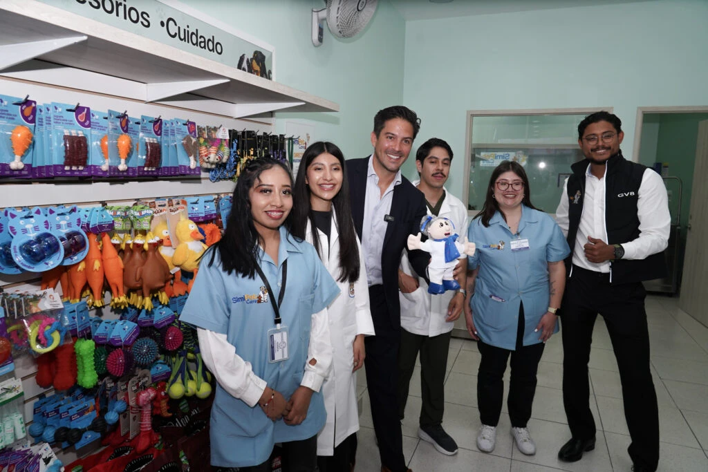 González Herrera lidera expansión de clínicas SimiPet Care