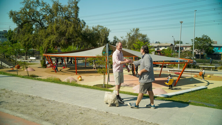 Salomón Issa Tafich habilita áreas recreativas para adultos mayores