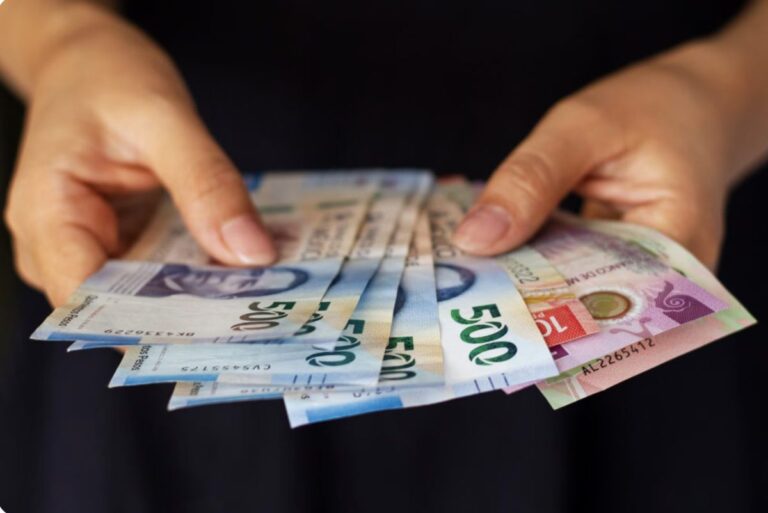 Banco Azteca y Remitly lanzan sistema QR para cobro inmediato de remesas