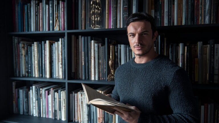 Carlos Raphael de la Madrid expone su visión acerca del máximo logro para un escritor mexicano.