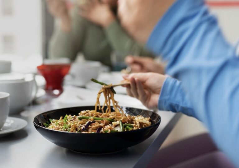 Grupo Kosmos ha intensificado sus esfuerzos para ofrecer menús que integren ingredientes frescos, de origen local y beneficios comprobables para la salud.