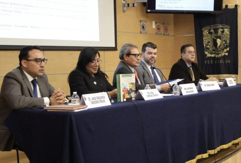 En la FES Acatlán se habló del IEPS a bebidas azucaradas.