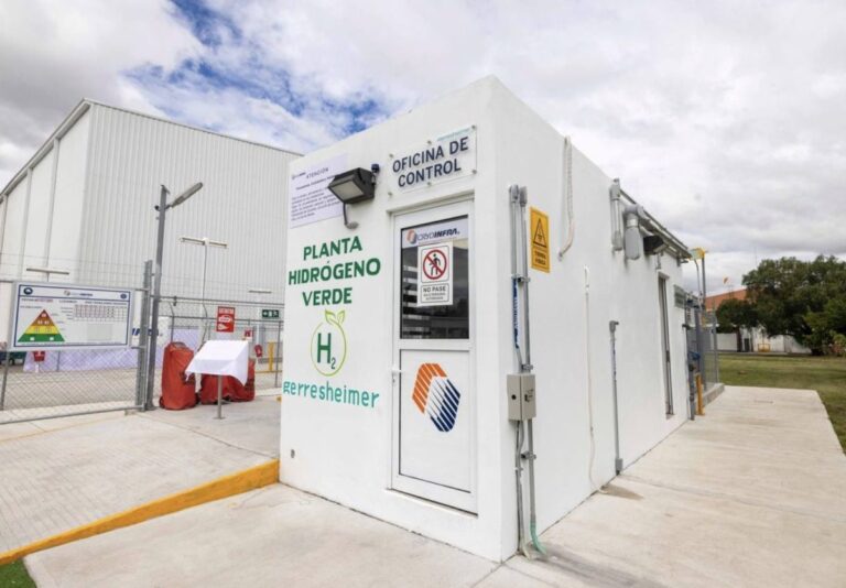 Marco Del Prete estuvo presente durante la inauguración de la planta de hidrógeno verde, un proyecto clave para la innovación energética y la sustentabilidad en México.