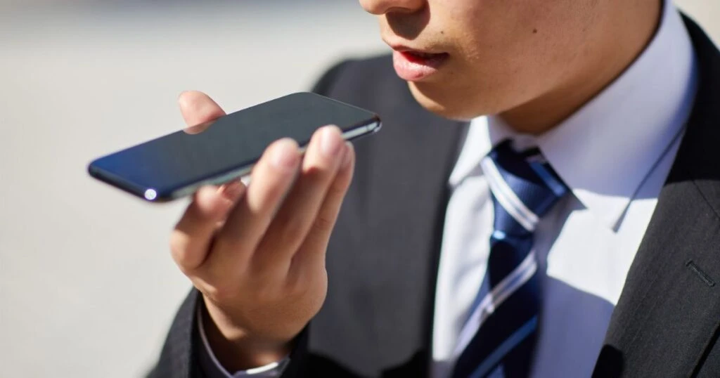 José Reynoso González, especialista en publicidad y marketing, señala que las búsquedas por voz modificaron la interacción de consumidores.