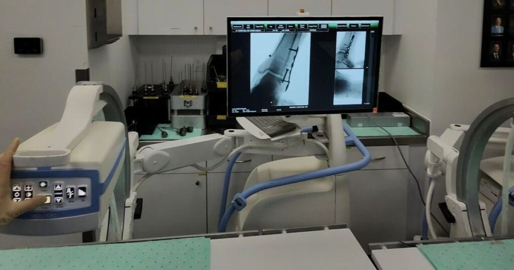 La FGR confirmó que las pruebas presentadas en contra de la empresa Distribuidora de Materiales Quirúrgicos MTY SA de CV (DIMAQ) son falsas.