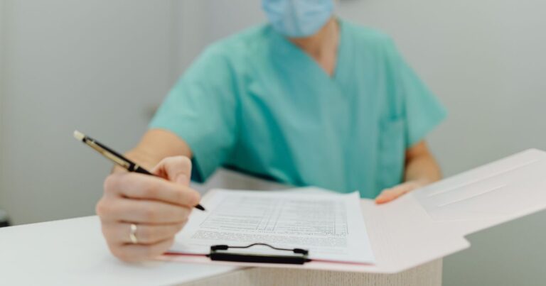 Compañías aseguradoras como AXA han modificado su plan de cobertura plus de atención hospitalaria para el año 2026.