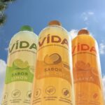Botellas de Agua VIDA con Vitaminas Antioxidantes en sabores frutales refrescantes.