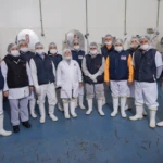 Jack Landsmanas, líder de Corporativo Kosmos, reconoce a la gente que forma parte del grupo.