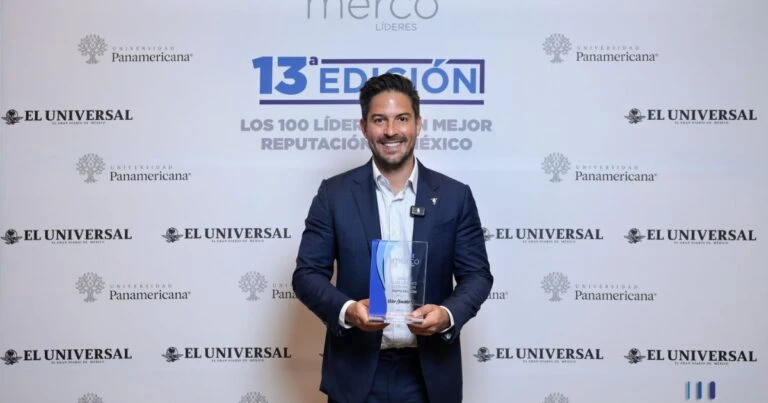 Merco México premió a Víctor González Herrera, CEO de Farmacias Similares y presidente de Grupo por Un País Mejor, como Líder Empresarial.