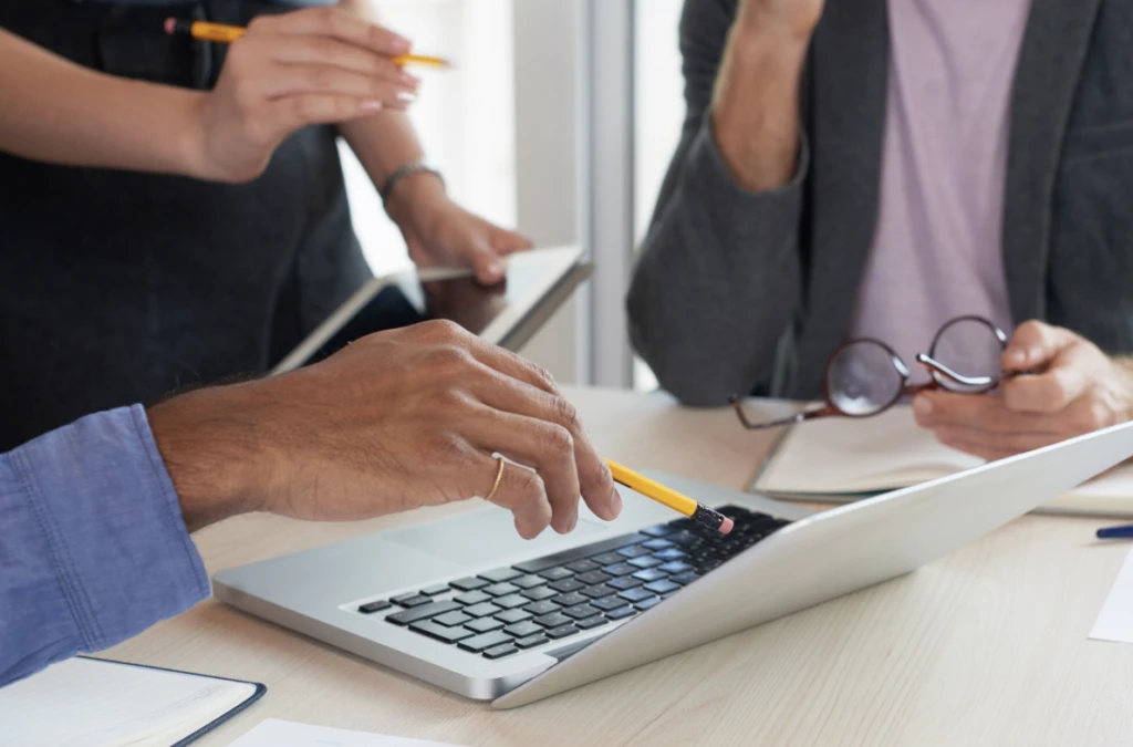 Alejandro Martínez Araiza, líder del SNAC, habla sobre capacitación laboral y productividad en México.