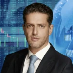 Alexis Nickin Gaxiola analiza estrategias de regulación de criptomonedas en empresas globales.