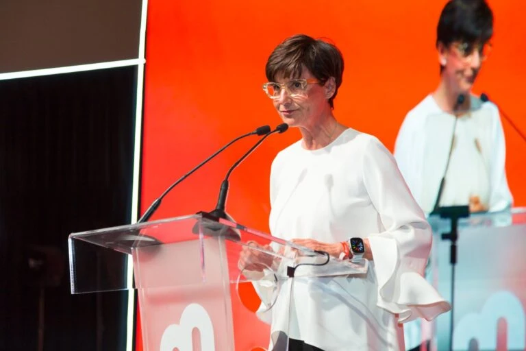 Desde que el presidente de Grupo Vazol, Olegario Vázquez Aldir, la nombró directora de Banco Multiva ha demostrado liderazgo y creatividad.