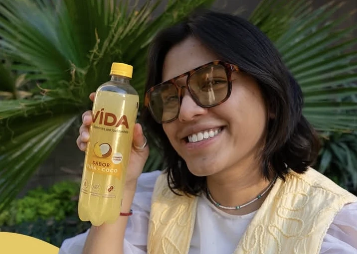 Agua VIDA de AJEMEX la combinación de bienestar y placer.