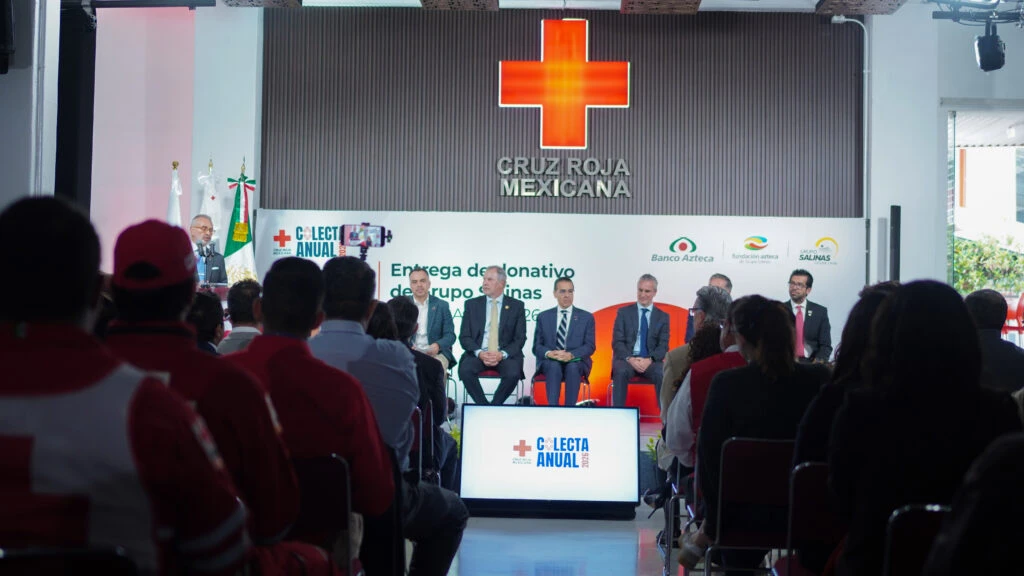 Banco Azteca entrega cuatro millones a la Cruz Roja con recaudación digital