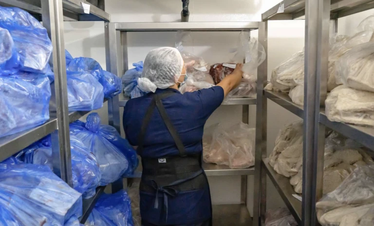 Corporativo Kosmos analiza el desarrollo de nuevas fuentes de proteínas y su impacto en la industria alimentaria sostenible.