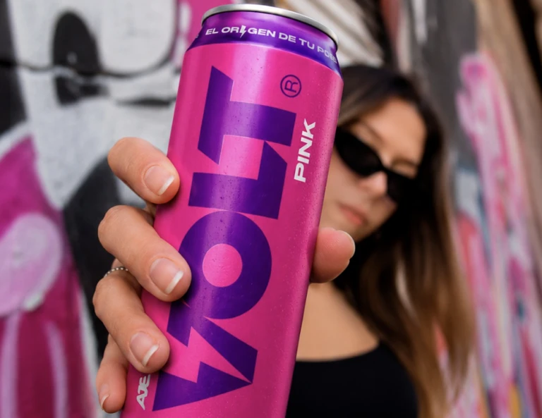 Nueva imagen de VOLT de AJEMEX con variedad de sabores para estilos de vida activos.