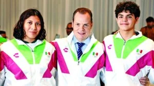 Olegario Vázquez apoya a México en Juegos Olímpicos Juveniles.
