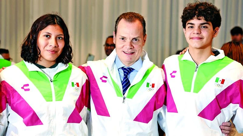 Olegario Vázquez apoya a México en Juegos Olímpicos Juveniles.